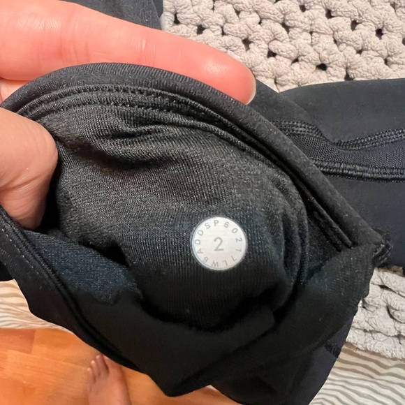Lululemon cropped leggings - Picture 3 of 15